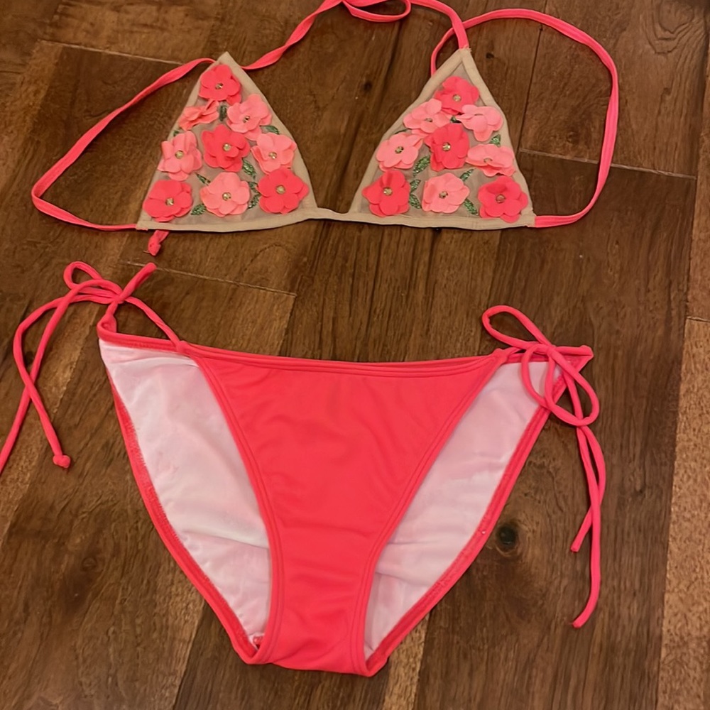 Victoria’s Secret Bikini. Size S.